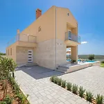 فيلة Vinka