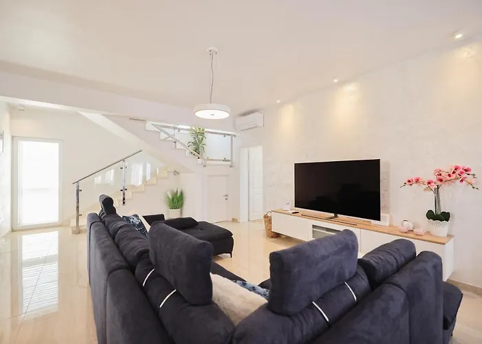 Villa Vinka Debeljak