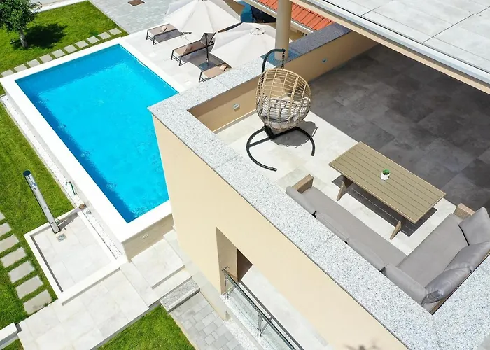 Vinka Villa *
