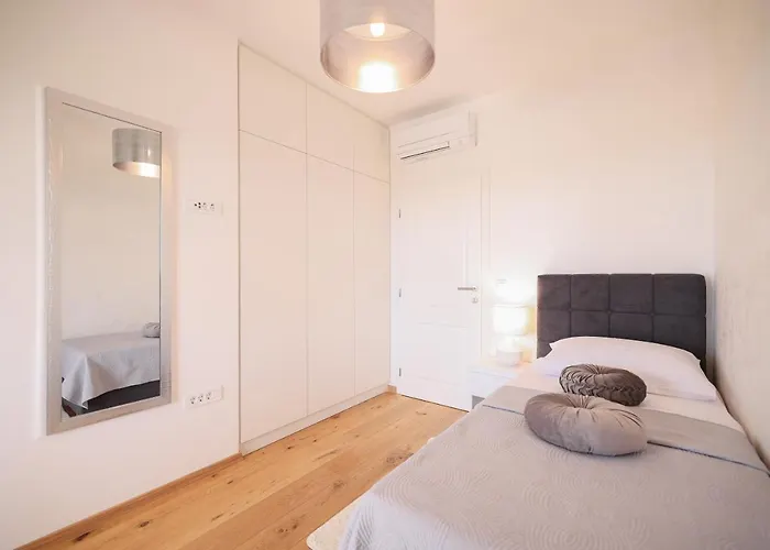 Vinka Villa Debeljak