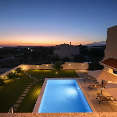 Villa Vinka *