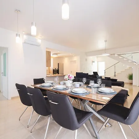 Villa Vinka Debeljak