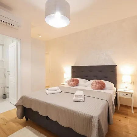 Vinka Villa Debeljak