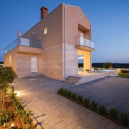 Villa Vinka *