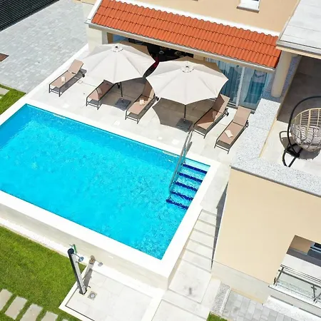 Vinka Villa Debeljak